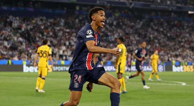 PSG Forlænger Kontrakten med Unge Stjerneskud Senny Mayulu!